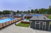 Kompleks basenów letnich w Strzeniówce